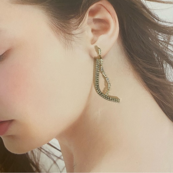 3/$20 Beautiful Sparkly Diamond Rhinestones Unique Dangling Curved Drop Earrings - Picture 3 of 5